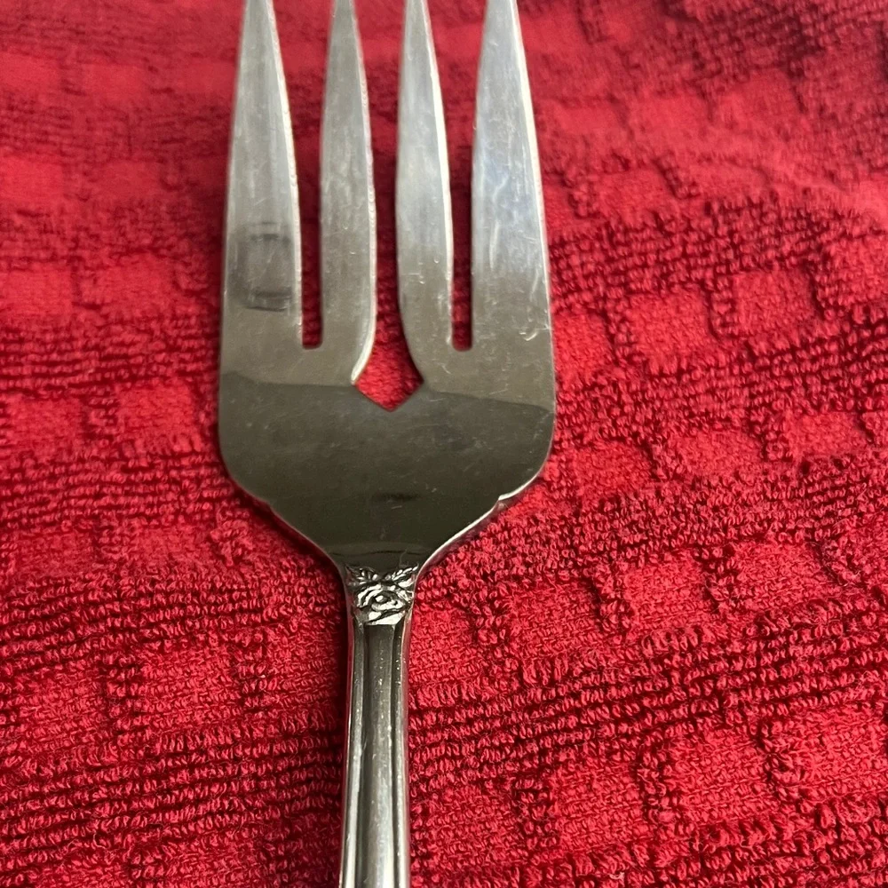 Versailles stainless steel serving fork 8.5”